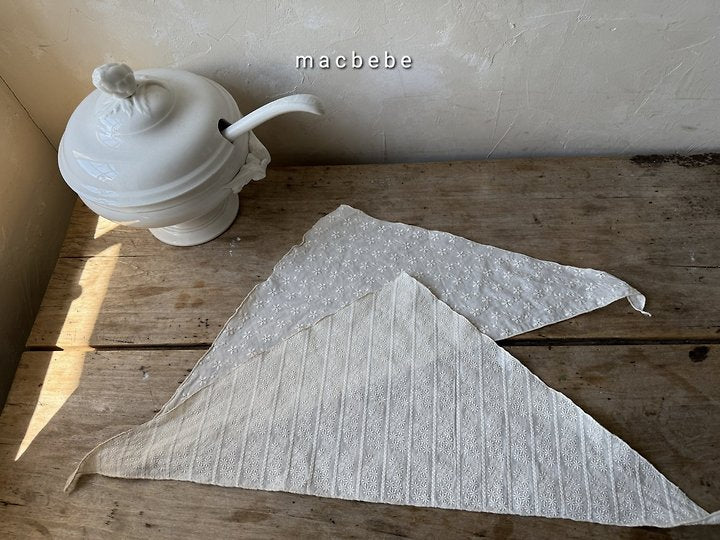Little Foxx – Lace Kerchief