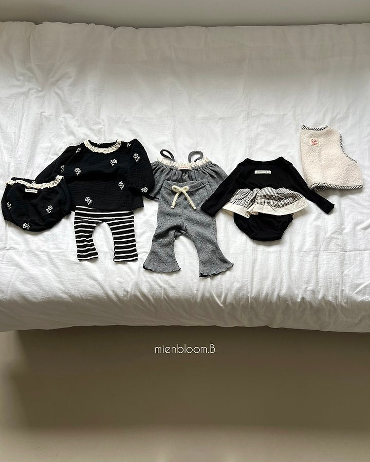 Little Foxx – Bebe Rose Embroidered Bloomers
