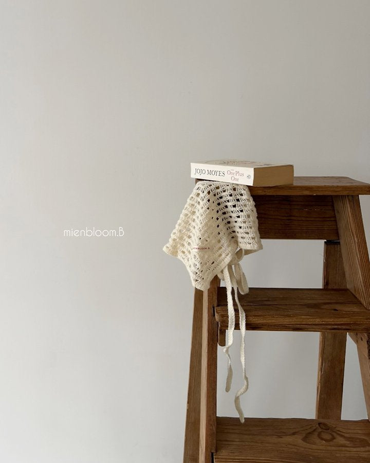 Little Foxx – Bebe Crochet Kerchief