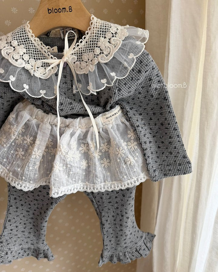 Little Foxx – Bebe Heart Lace Cape