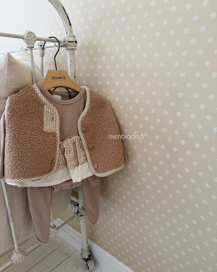 Little Foxx – Bebe Check Rib Suit