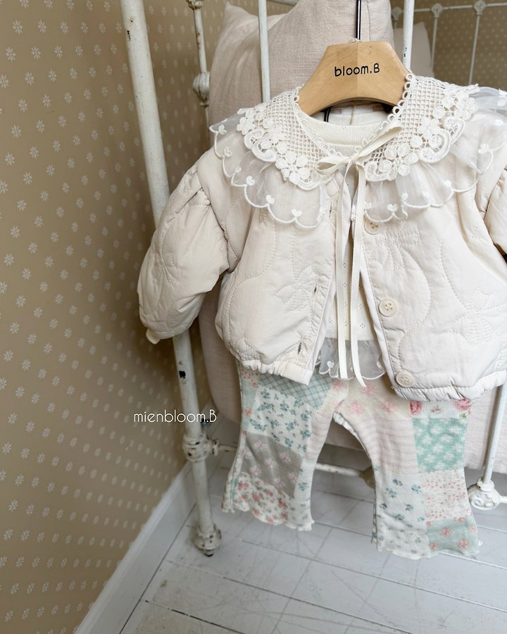 Little Foxx – Bebe Heart Lace Cape