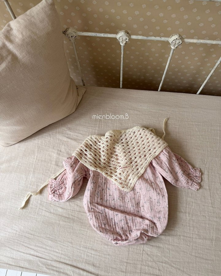 Little Foxx – Bebe Crochet Kerchief