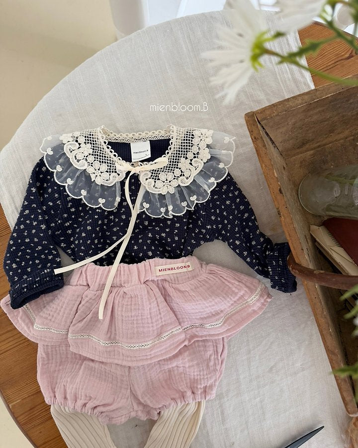 Little Foxx – Bebe Heart Lace Cape