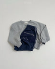 Little Foxx – Low V-Neck Sweatshirt