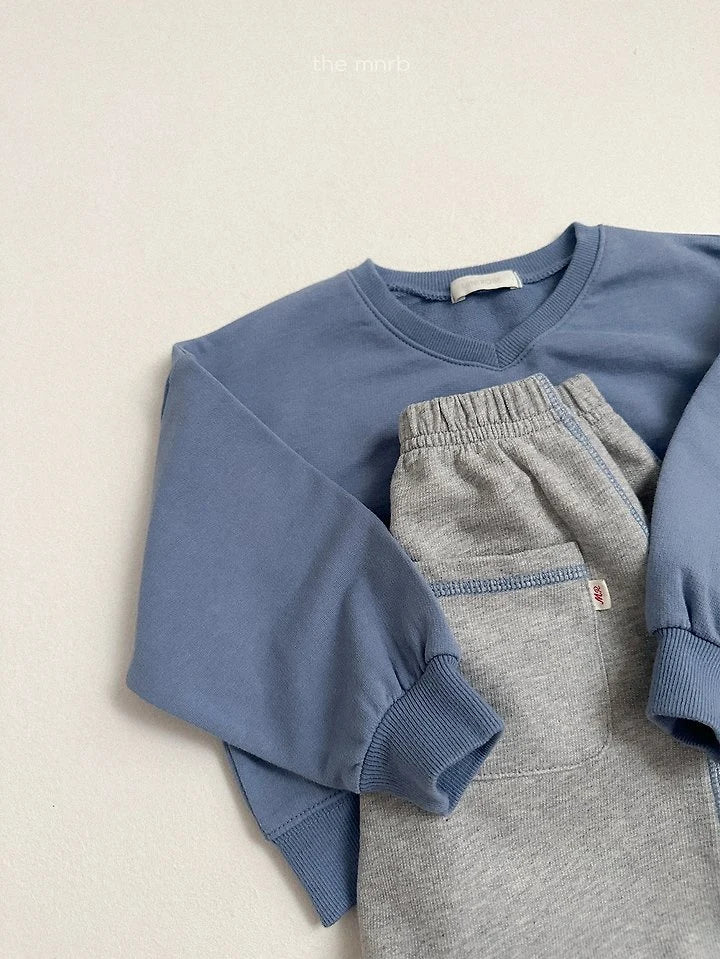 Little Foxx – Low V-Neck Sweatshirt
