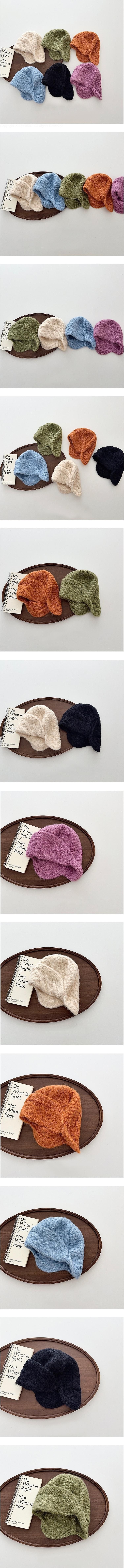 Little Foxx – Cable Knit Earflap Hat