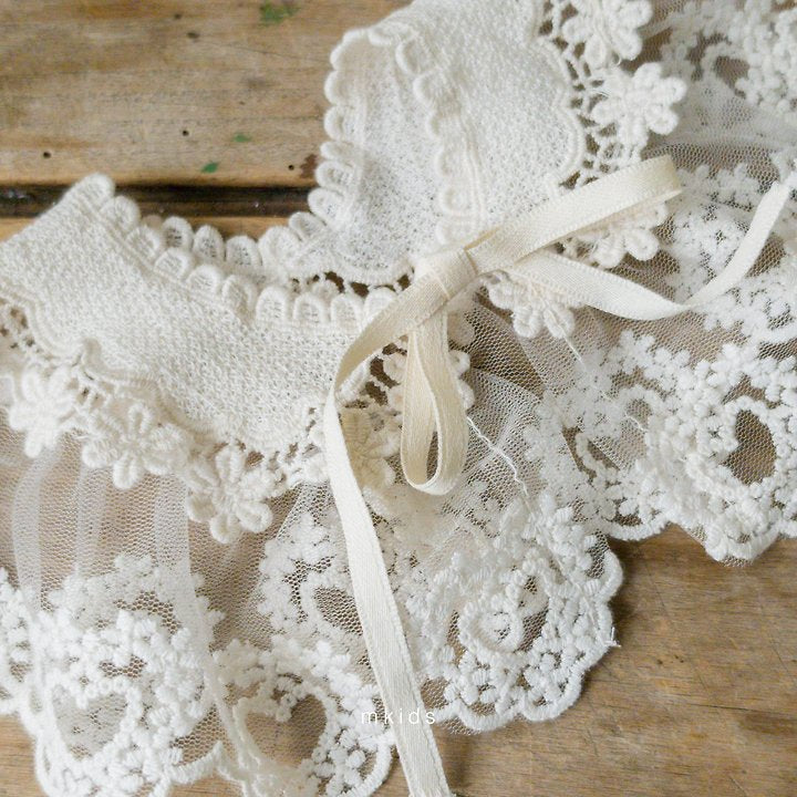 Little Foxx – Cecile Lace Cape