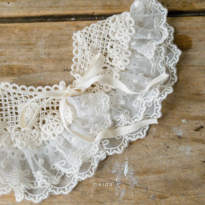Little Foxx – Cecile Lace Cape