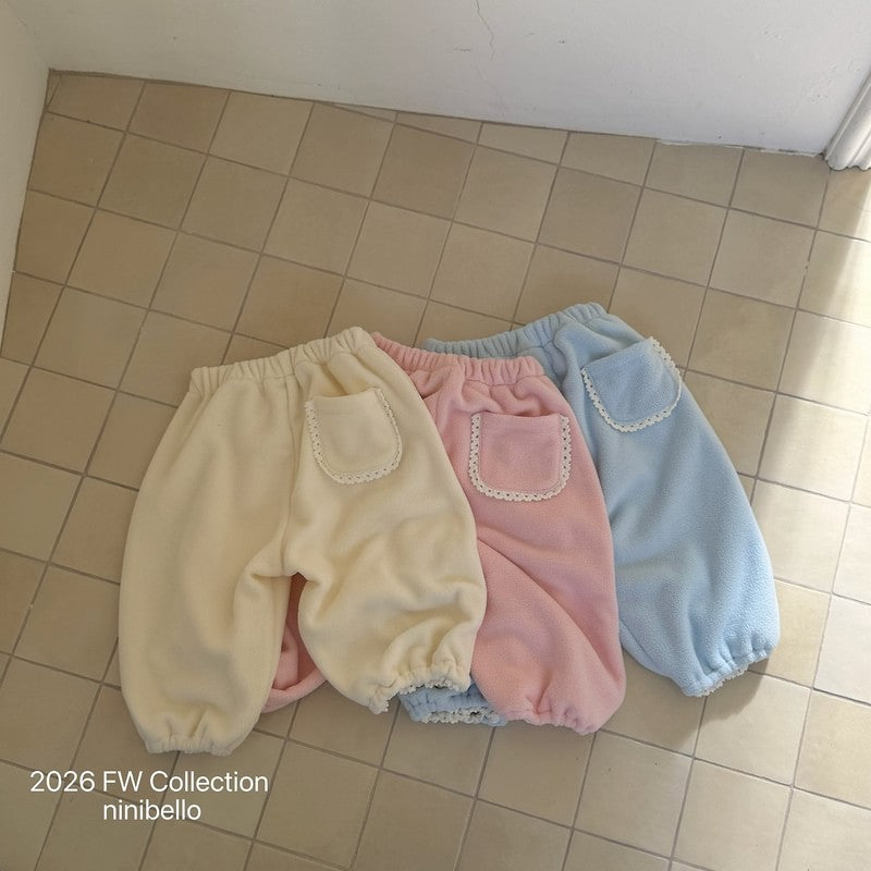 Little Foxx – Marshmallow Lace Jogger Pants