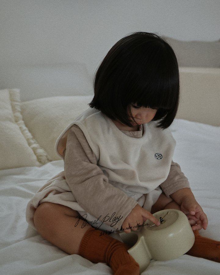 Little Foxx – Velour Crop Vest