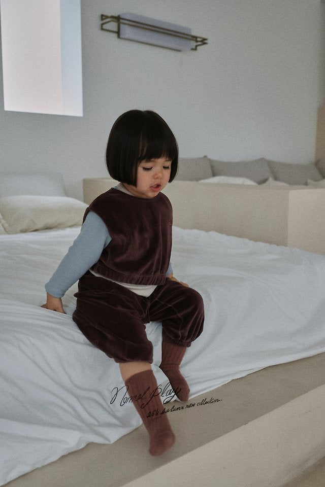 Little Foxx – Velour Crop Vest