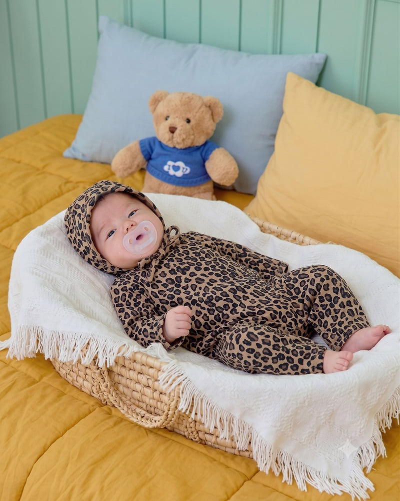Little Leopard Full Bodysuit + Bonnet Set (Bebe)