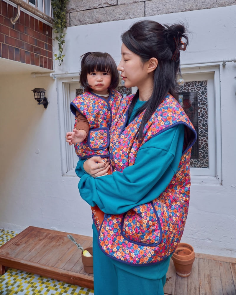 Little Foxx – Grandma Kimjang Vest (Adult)