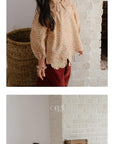 Rivka Frill Blouse von Oren – alle Detailfotos und Produktinfos