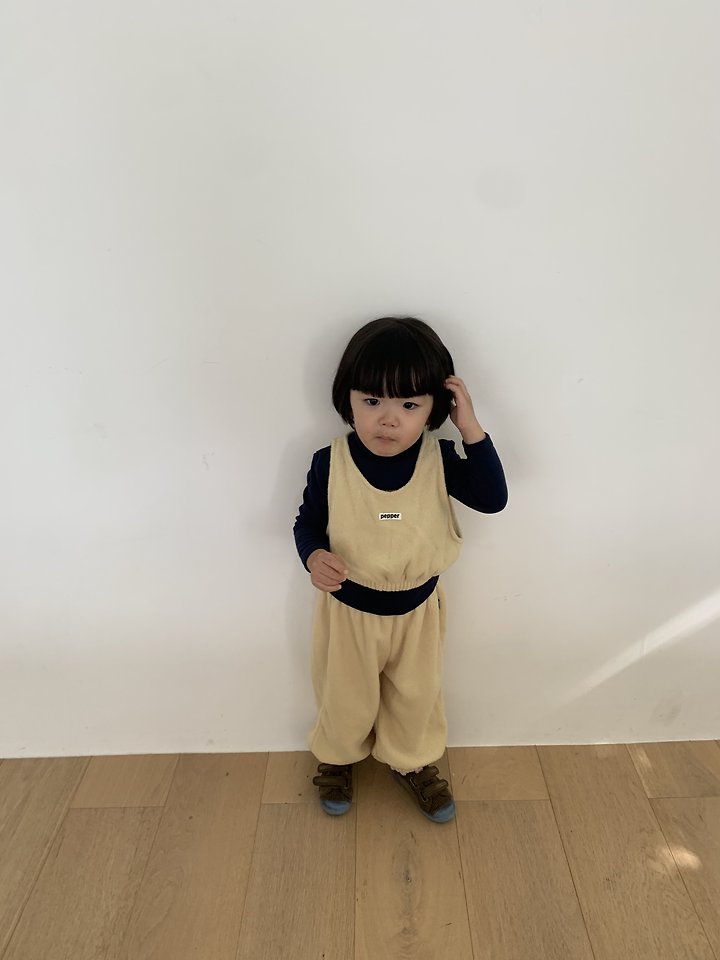 Pepper Terry Vest – Preorder direkt aus Korea – in 2–4 Wochen bei dir