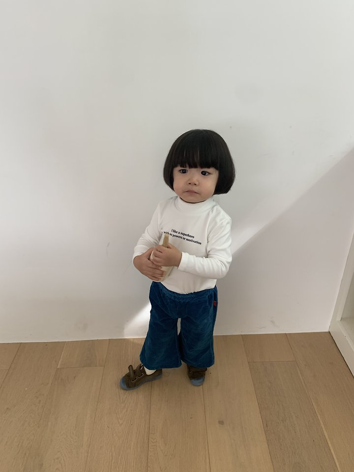 Whistle Half Turtleneck – Preorder direkt aus Korea – in 2–4 Wochen bei dir