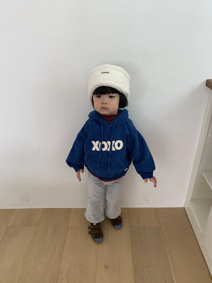 XOXO Hoodie – Preorder direkt aus Korea – in 2–4 Wochen bei dir