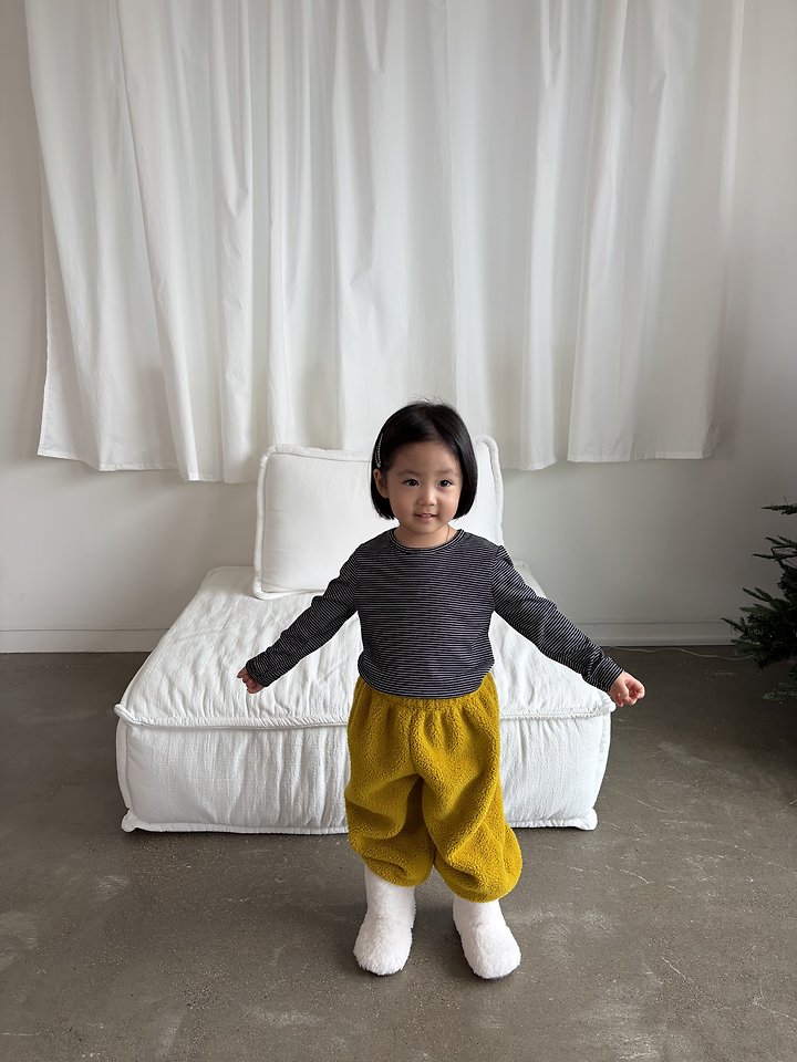 Pepper Striped Tee – Preorder direkt aus Korea – in 2–4 Wochen bei dir