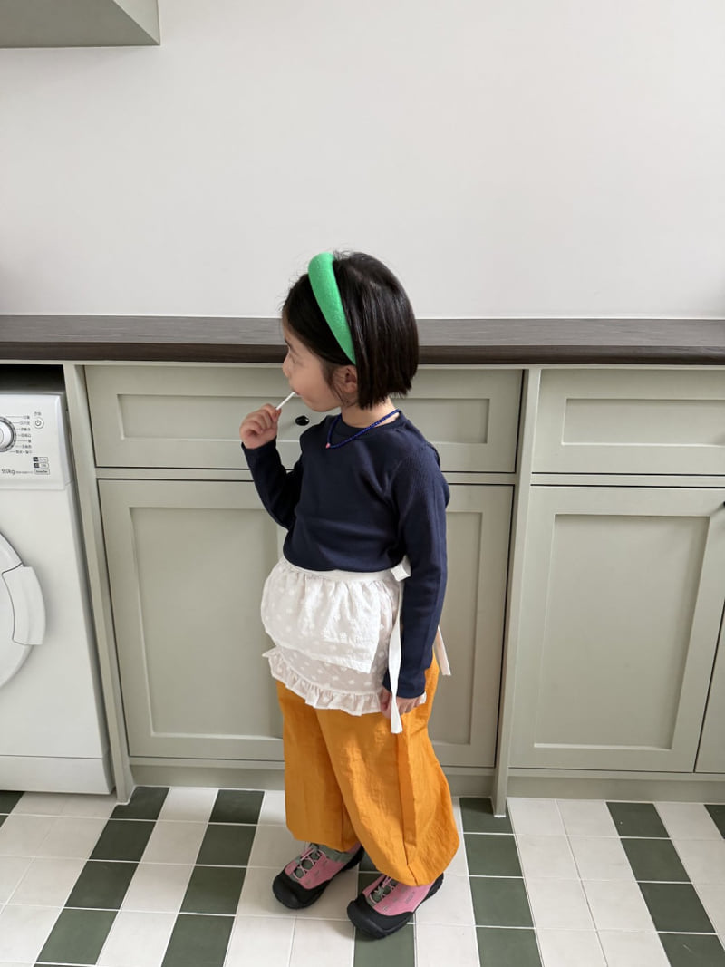Baby’s Breath Apron