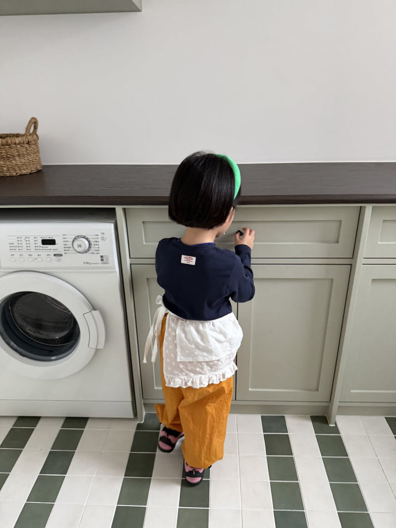 Baby’s Breath Apron