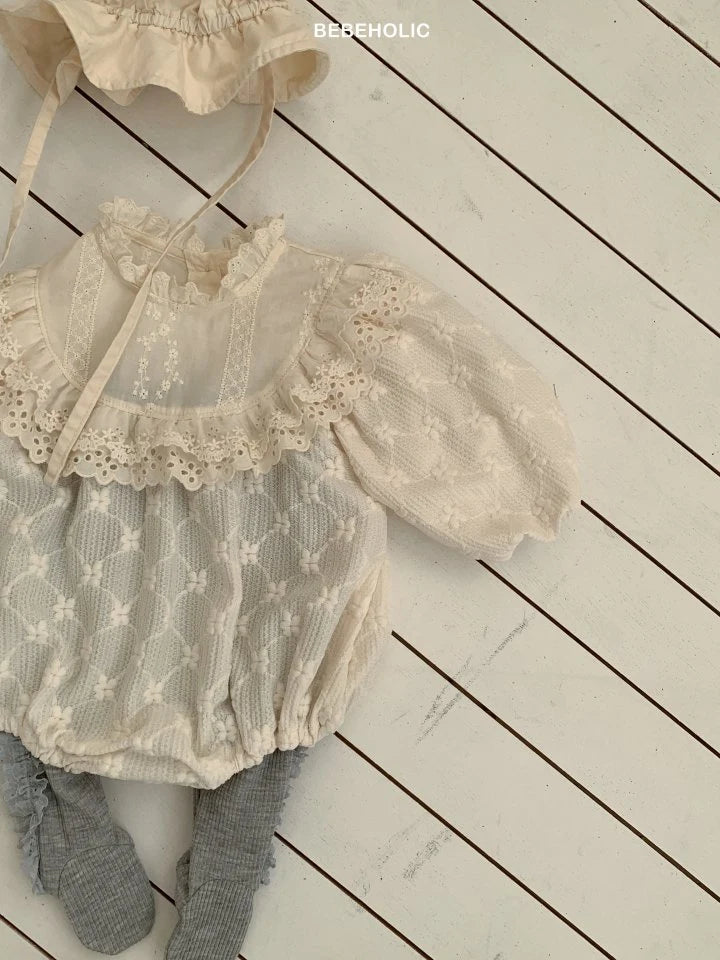 Brie Lace Suit4_byLittleFox_jetztvorbestellen