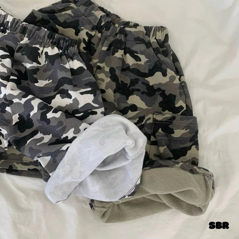 Little Foxx – Midi Camo Pants