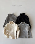 Little Foxx – Pogeun Turtleneck Tee