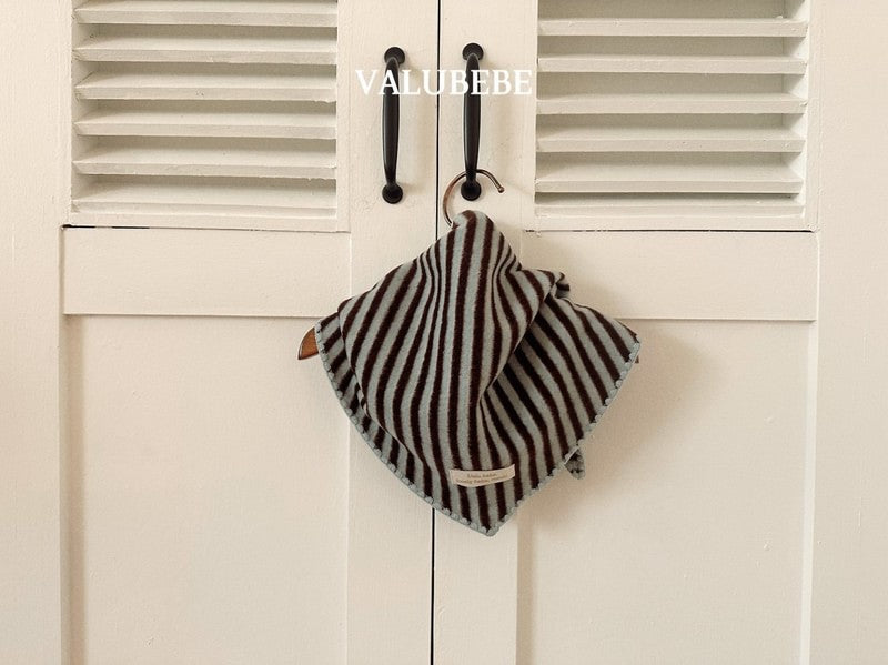 Little Foxx – Mellow Triangle Scarf