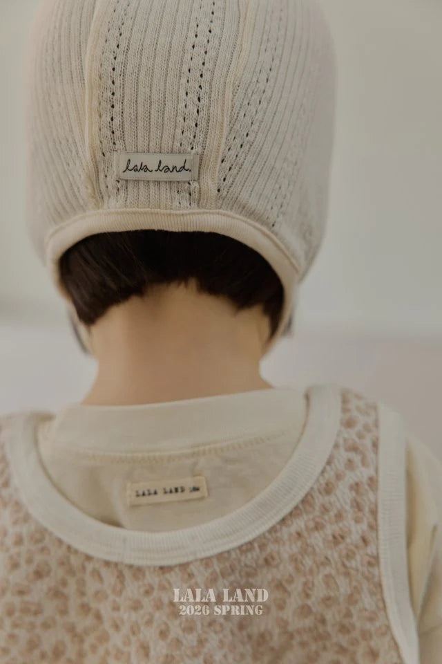 Bebe Eyelet Bonnet1_byLittleFox_jetztvorbestellen