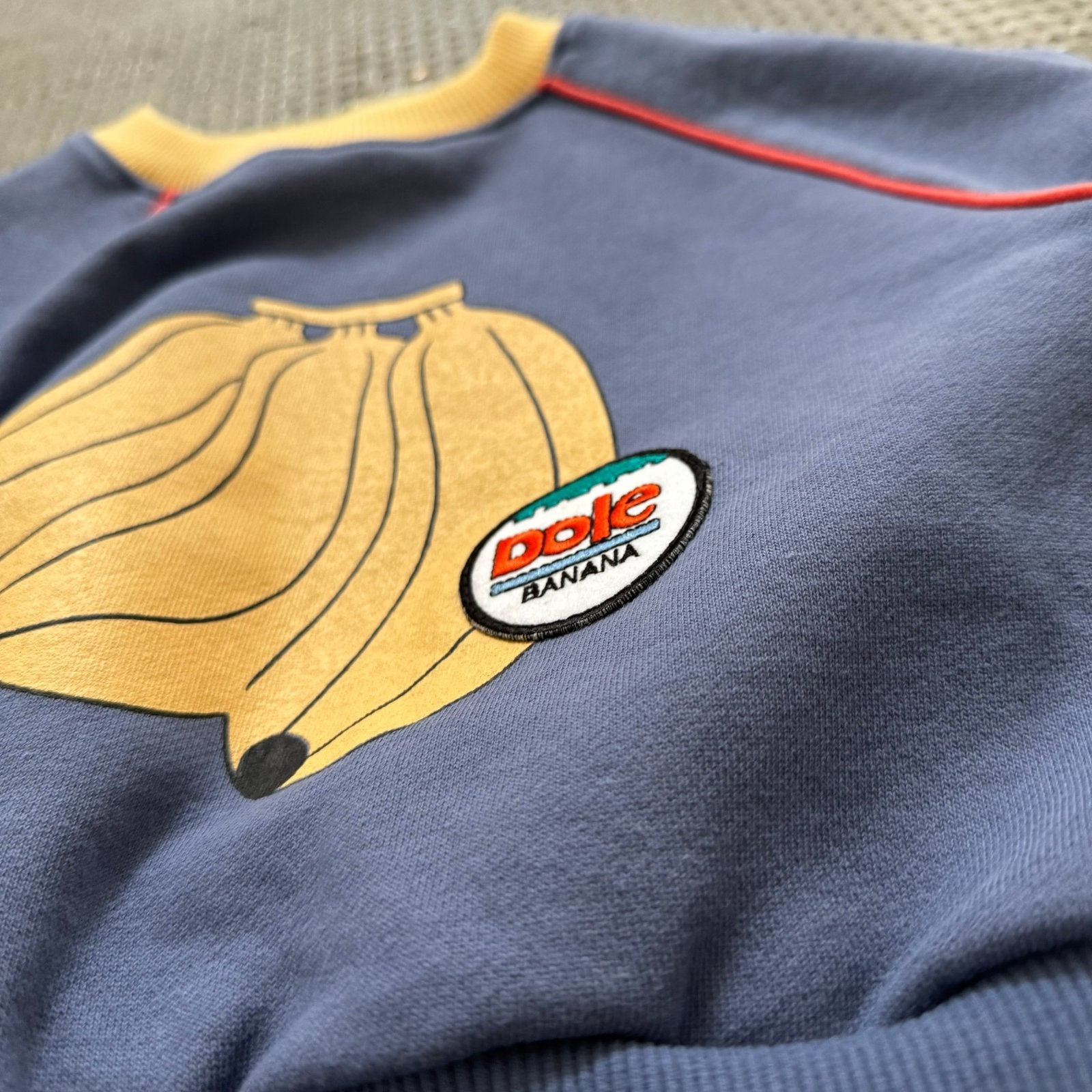 Banana Wappen Sweatshirt find Stylish Fashion for Little People- at Little Foxx Concept Store
