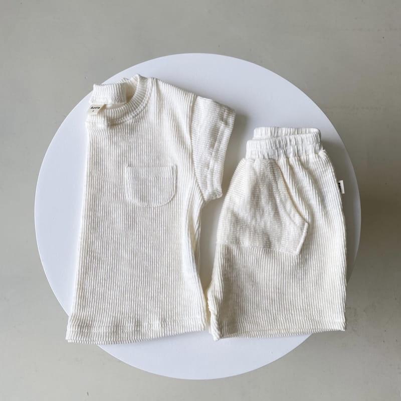Butter Scoop Shorts - Ivory find Stylish Fashion for Little People- at Little Foxx Concept Store