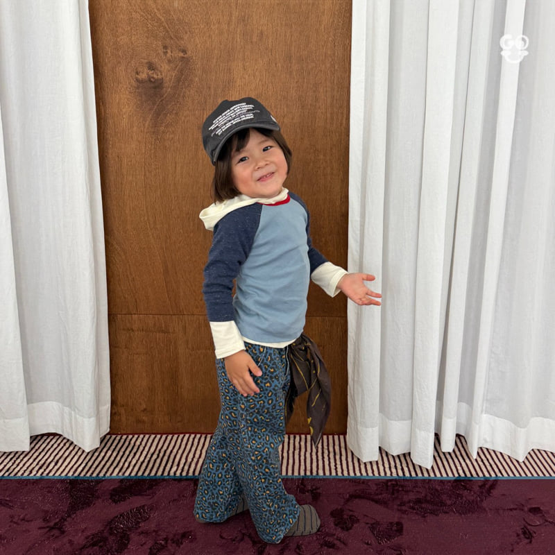 Little Foxx – Stylish Leopard Pants
