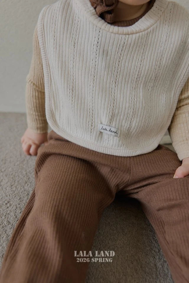 Bebe Eyelet Big Bib2_byLittleFox_jetztvorbestellen