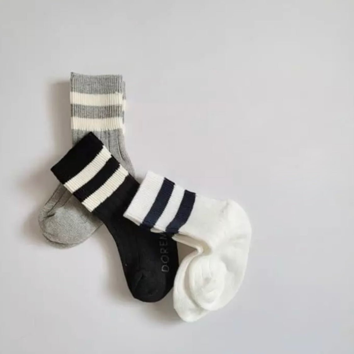 Low Low Socks (3er Set) find Stylish Fashion for Little People- at Little Foxx Concept Store