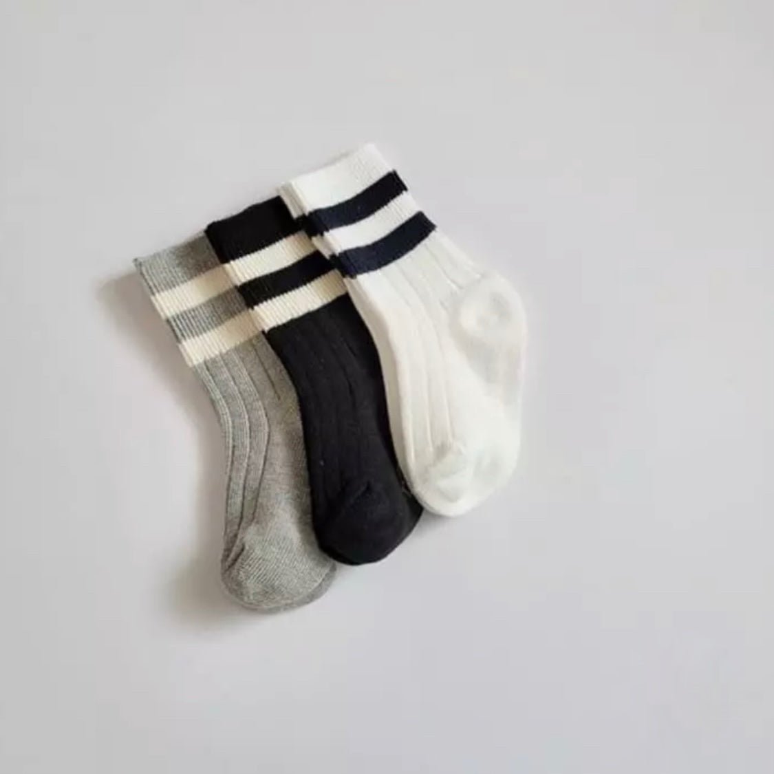 Low Low Socks (3er Set) find Stylish Fashion for Little People- at Little Foxx Concept Store