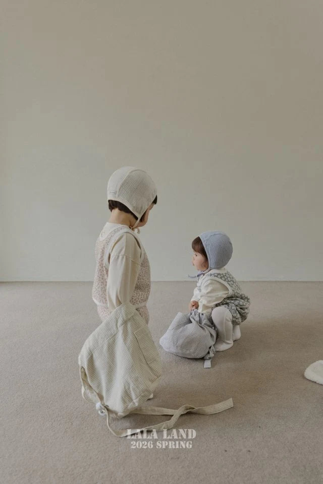 Bebe Eyelet Bonnet3_byLittleFox_jetztvorbestellen