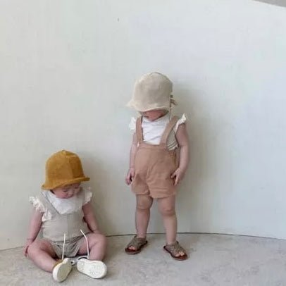 Mini Leinen Latzhose - Beige find Stylish Fashion for Little People- at Little Foxx Concept Store