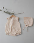 Simple Bodysuit mit Mütze find Stylish Fashion for Little People- at Little Foxx Concept Store