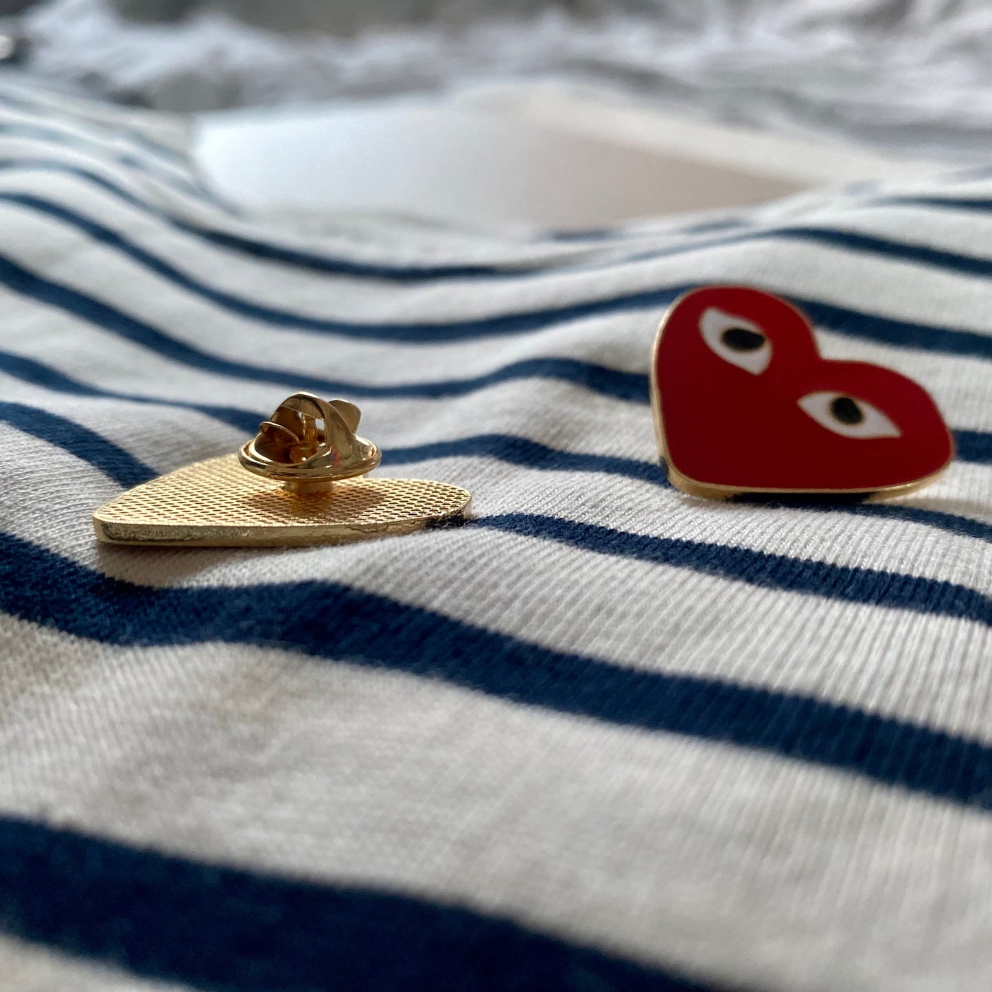 ʟɪᴍɪᴛᴇᴅ ᴇᴅɪᴛɪᴏɴ Breton Stripe Tee Heart Pin Set - Navy