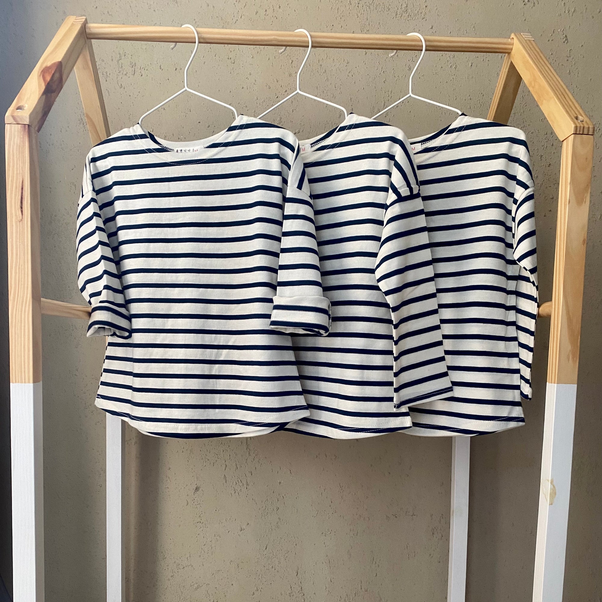 ʟɪᴍɪᴛᴇᴅ ᴇᴅɪᴛɪᴏɴ Breton Stripe Tee Heart Pin Set - Navy find Stylish Fashion for Little People- at Little Foxx Concept Store
